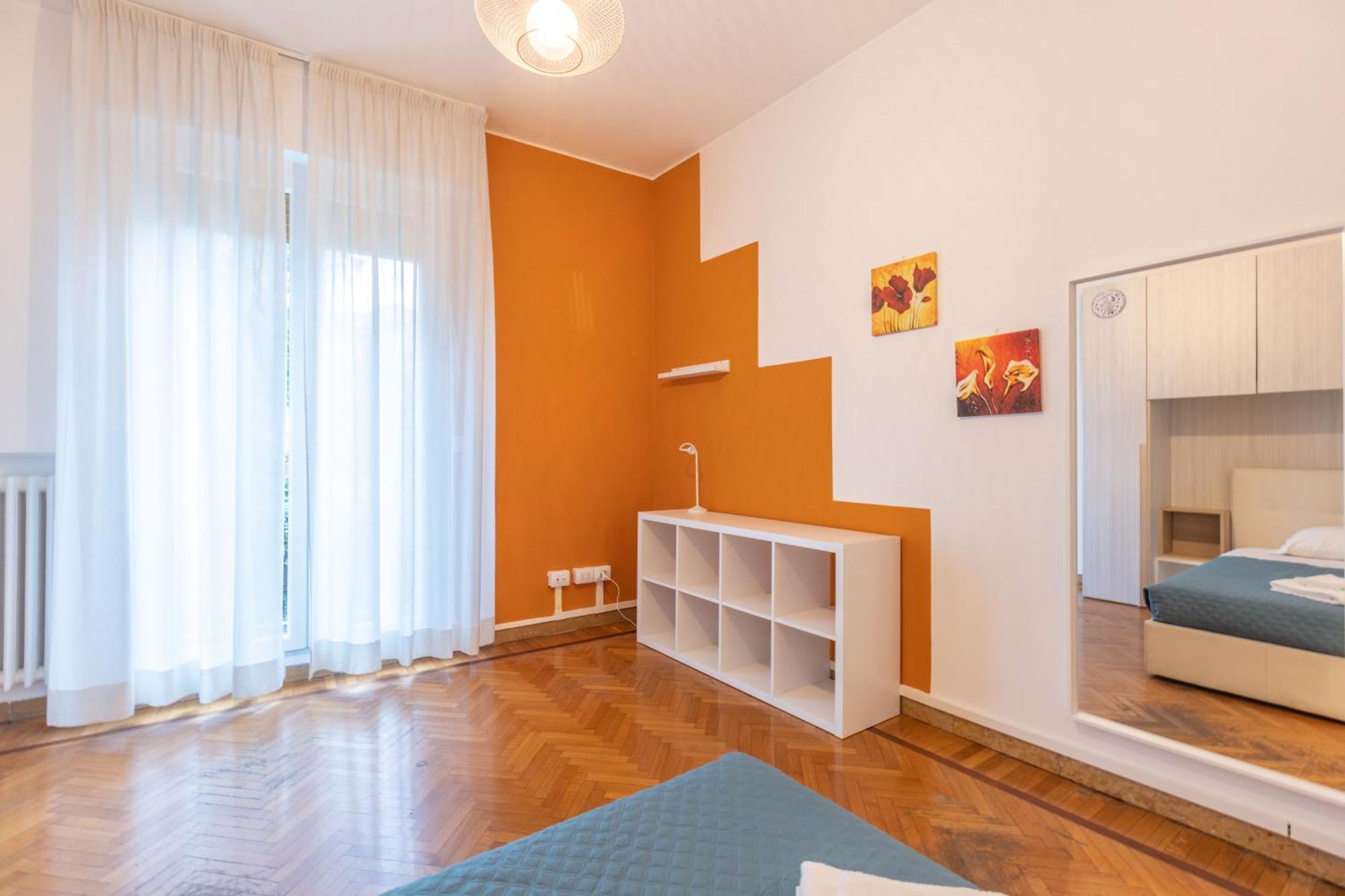 La Finestra Sul Centro, Bologna By Short Holidays Luaran gambar